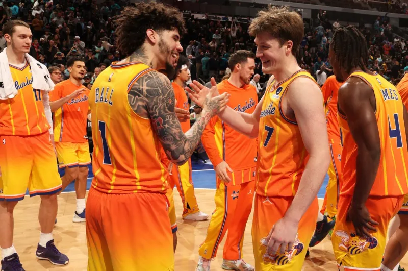 我不装了！黄蜂今日战胜火箭，轰出一波8连胜