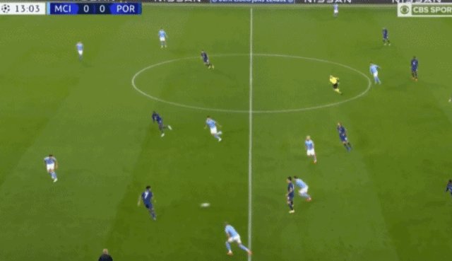 1643457521444090775.gif 迪亚斯对曼城进球.gif