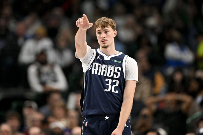 开云官方网站-雄鹿狂飙20记三分血洗独行侠，库兹马复出20分！弗拉格空砍19+10|罗林斯|外线|密尔沃基雄鹿队|达拉斯独行侠队|约什-格林_新浪体育_新浪新闻